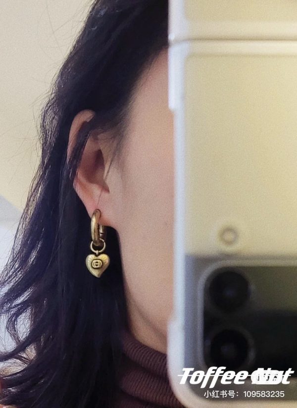 18K Double G Vintage Peach Heart Earrings - 图片 2