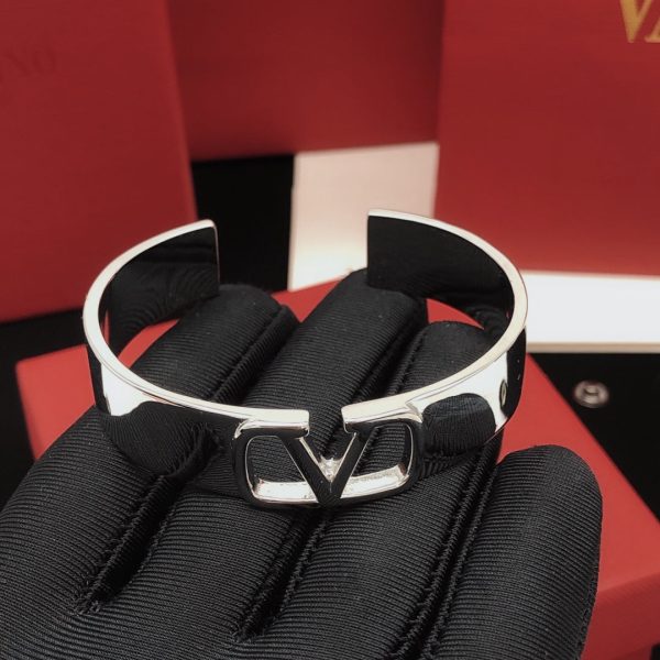 18K Vlogo Cuff Bracelet - Image 5