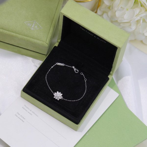 18K Lotus Openwork Bracelet - 图片 6