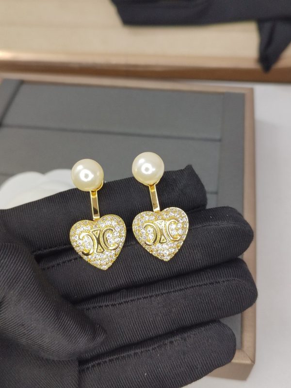 18K Triomphe Diamond Heart Earrings - Image 4