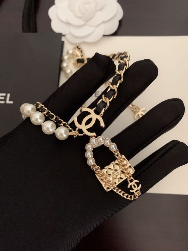 18K CC Pearl Leather Bag Pendant Necklace - 图片 5