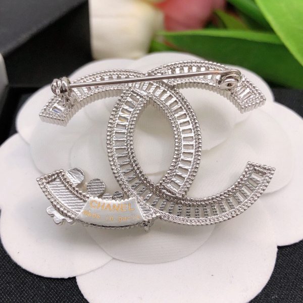 18K CC Star Crystals Brooch - Image 4
