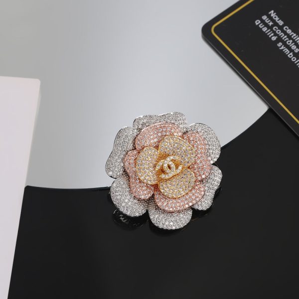 18K CC Camellia Pink Diamonds Brooch - Image 4