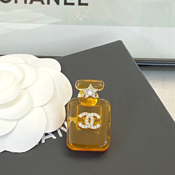 18K CC Perfume Color Bottle Brooch - Image 9
