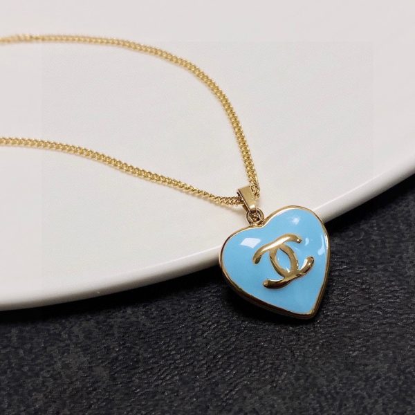 18K CC Blue Heart Necklace - Image 8