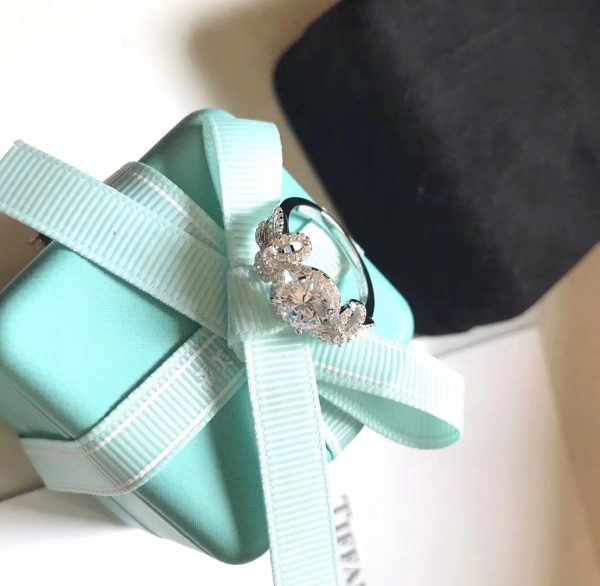 18K T Bow Ribbon Engagement Ring - 图片 6