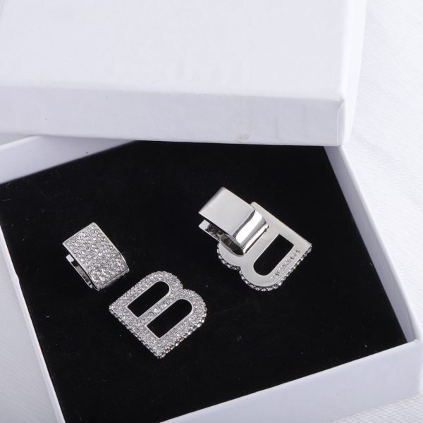 18K BB Hourglass Diamond Earrings - 图片 4