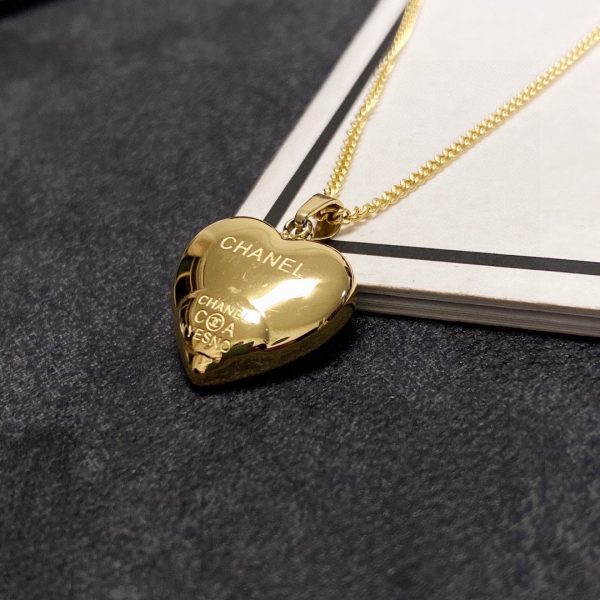 18K CC Blue Heart Necklace - Image 6
