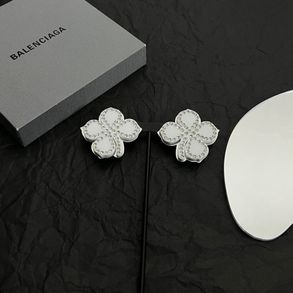 18K BB Flower Earrings - Image 5