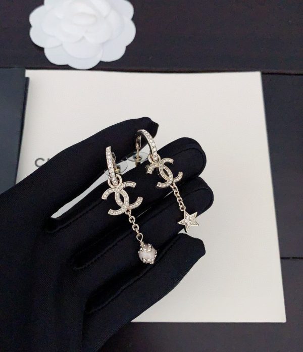 18K CC Pearl Long Pendant Earrings - 图片 5