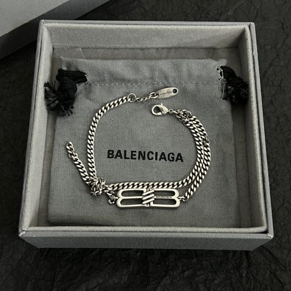 18K BB Chain Bracelet - Image 2