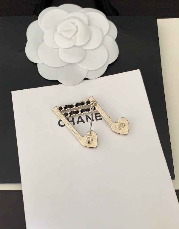 18K CC Music Symbol Brooch - Image 5