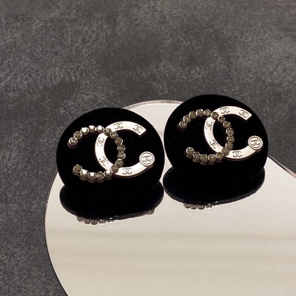 18K CC Black Resin Circle Earrings - 图片 7