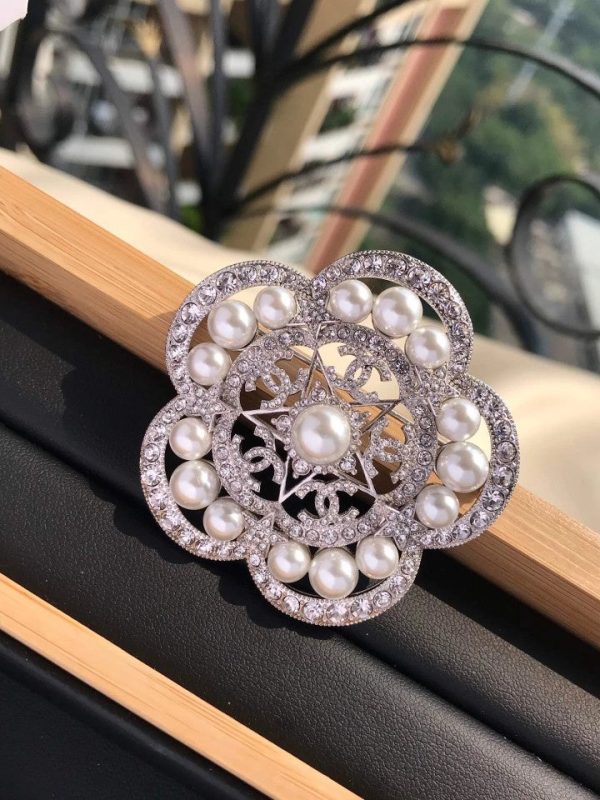 18K CC Camellia Pearls Brooch - 图片 4