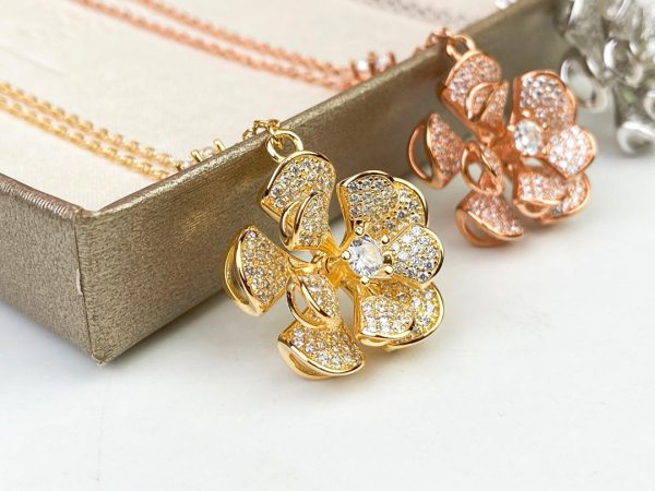 18K BV DIVAS' DREAM Necklace - Image 9