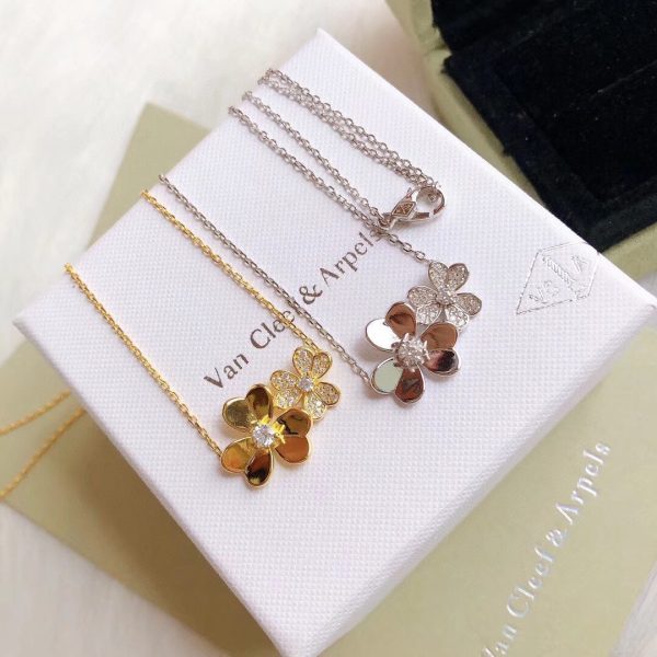 18K Frivole Clover Clover Necklace - Image 2