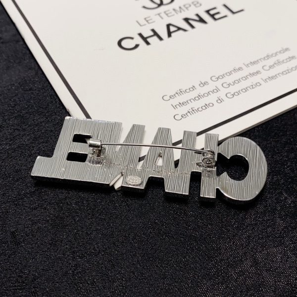 18K CC Crystals Letter Brooch - 图片 7
