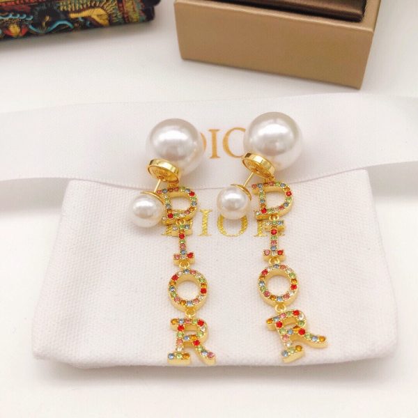 18K CD Color Crystal Script Earrings - 图片 5