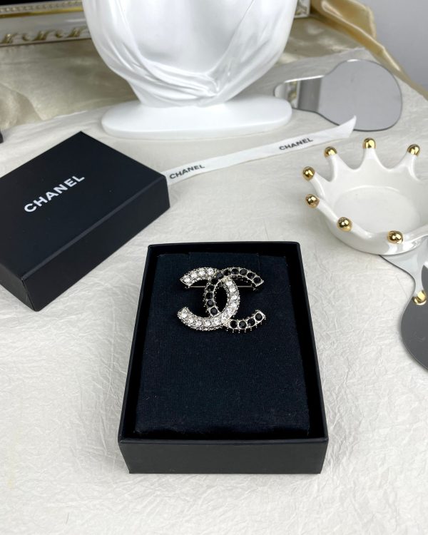 18K CC Black & White Crystals Brooch - Image 7