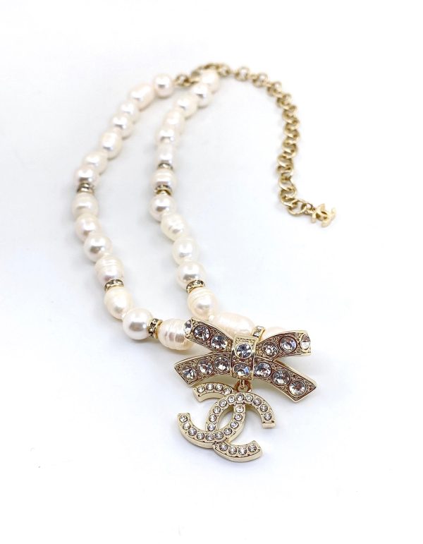 18K CC Bow Tie Diamonds Necklace - Image 5