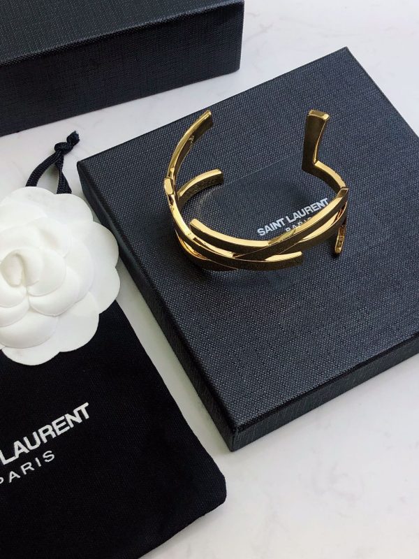 18K Saint Monogram Cuff Bracelet - 图片 9