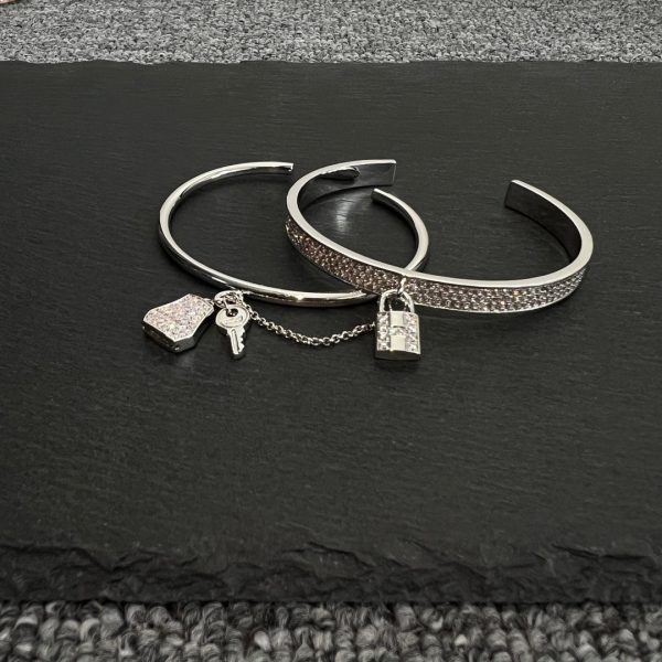 18K Kelly Clochette Diamonds H Bracelet - 图片 3