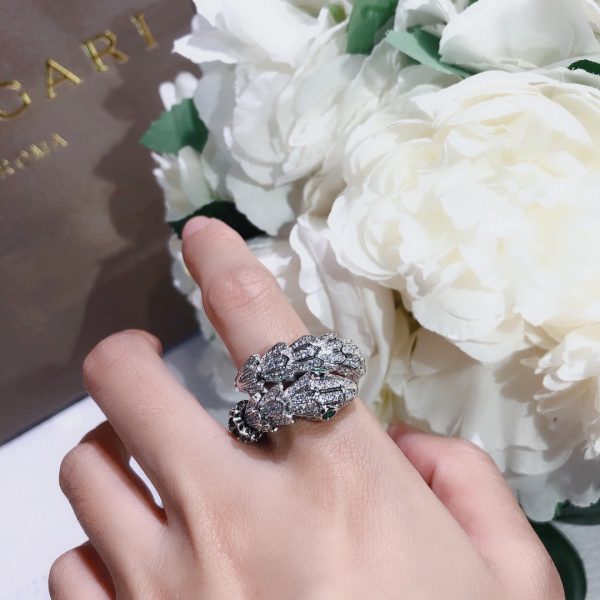 18K BV Serpenti Tubolari Ring - Image 7