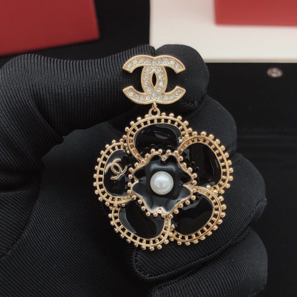 18K CC Camellia Diamond Earrings - Image 5
