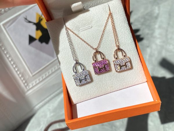 18K Amulettes Constance Pink Diamonds Pendant Necklace - Image 4
