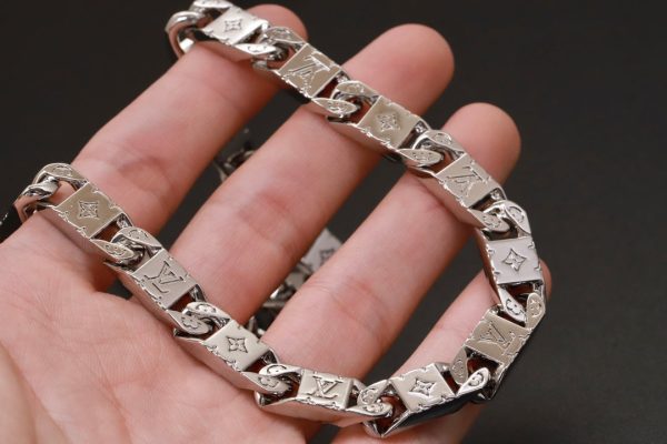 18K Louis Monogram Tied Up Necklace - 图片 4