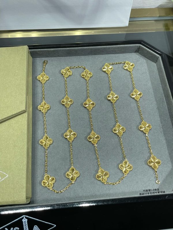18K Vintage Alhambra 20 Motifs Long Necklace - 图片 11
