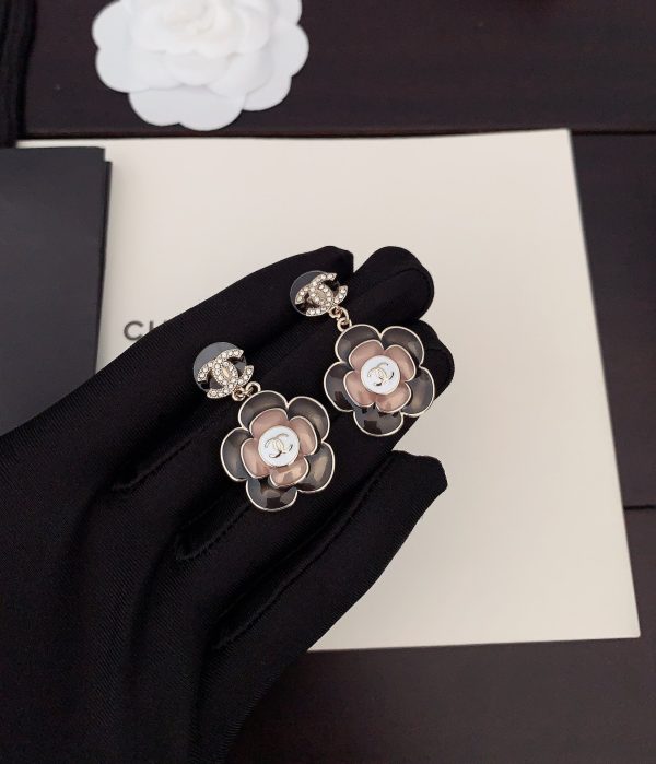 18K CC Flower Pendant Earrings - 图片 5