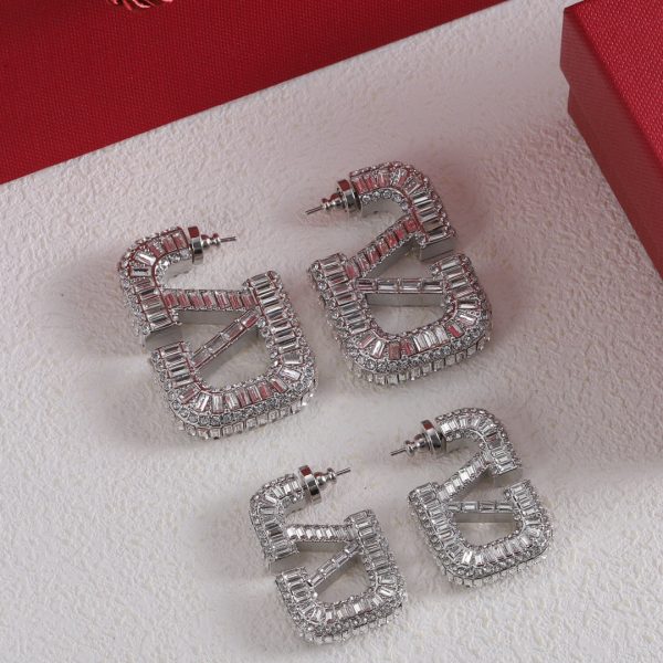 18K Vlogo Crystals Earrings - 图片 5