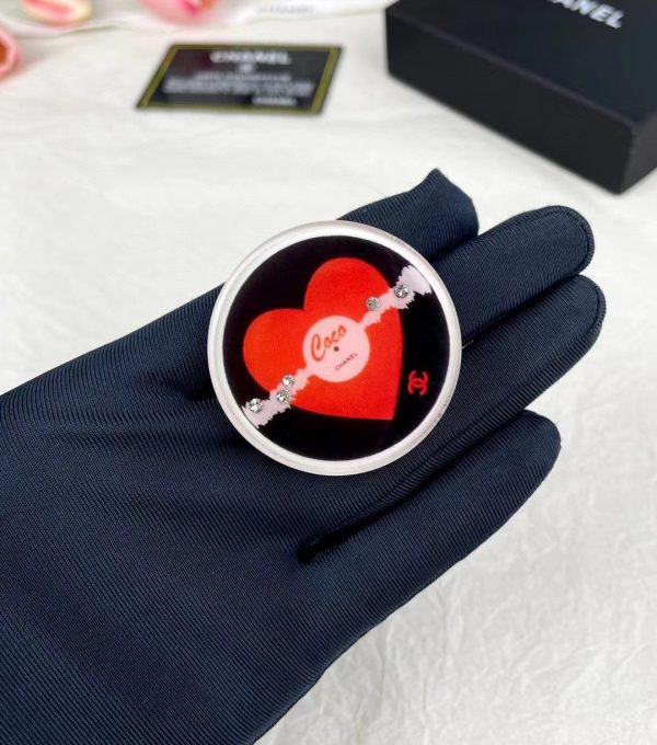18K CC Red Heart Resin Brooch - Image 5
