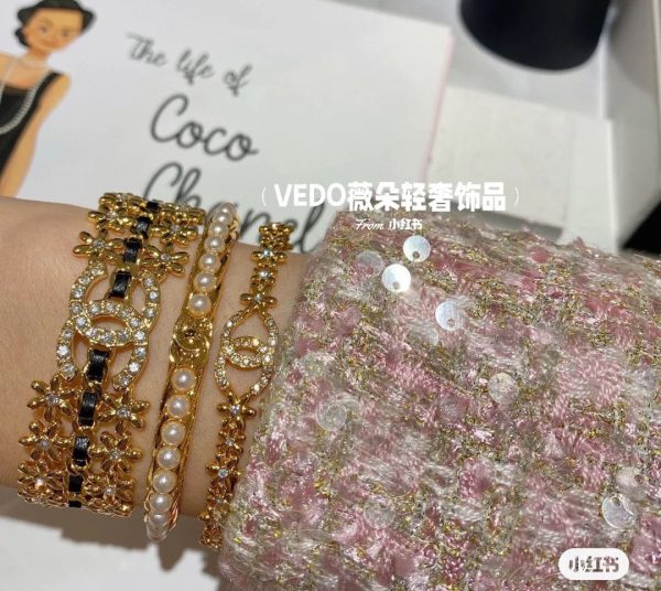 18K CC Open Cuff Strass Bracelet - Image 6