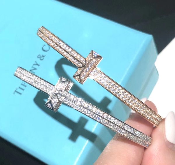 18K T1 Wide Diamond Hinged Bangle Bracelet - 图片 12