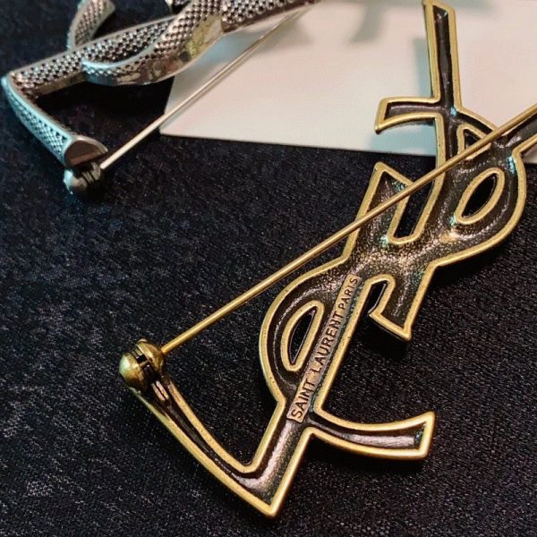 18K Saint Three Color Brooch - Image 6