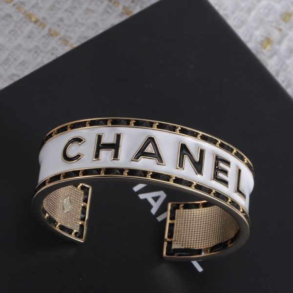 18K CC White Cuff Bracelet - Image 5