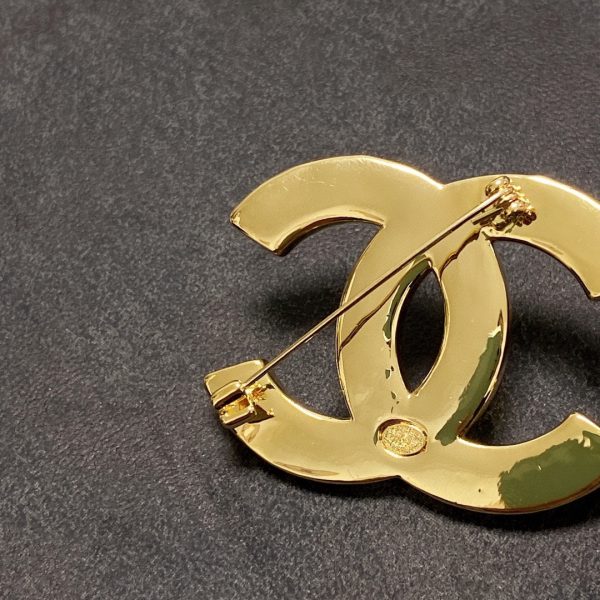 18K CC Script Brooch - Image 9