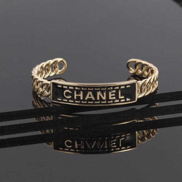 18K CC Strass Open Cuff Bracelet - Image 5