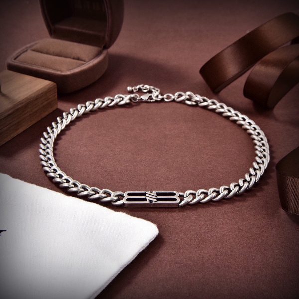 18K BB Icon Chain Necklace - Image 5