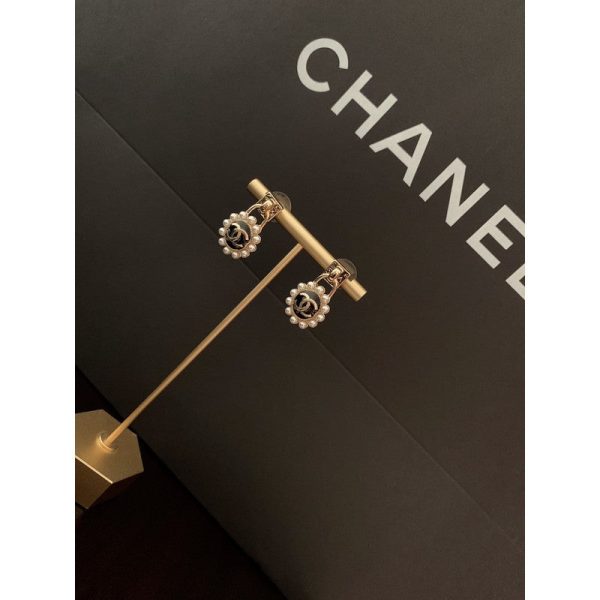 18K CC Pearl Earrings - Image 3
