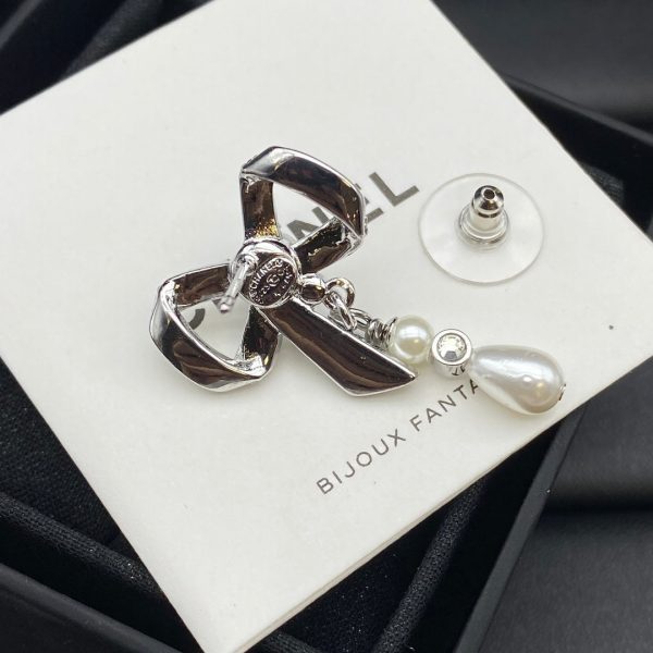 18K CC Butterfly Pearl Earrings - Image 6