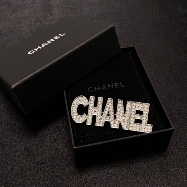18K CC Crystals Letter Brooch - 图片 8