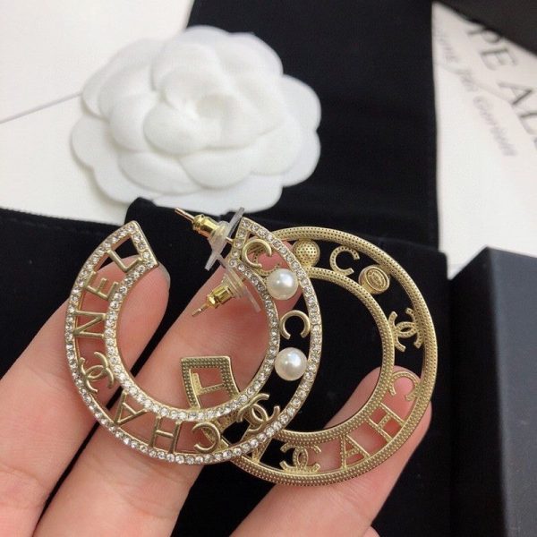 18K CC Circle Pearl Earrings - Image 2
