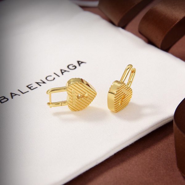 18K BB Hear Lock Earrings - Image 8