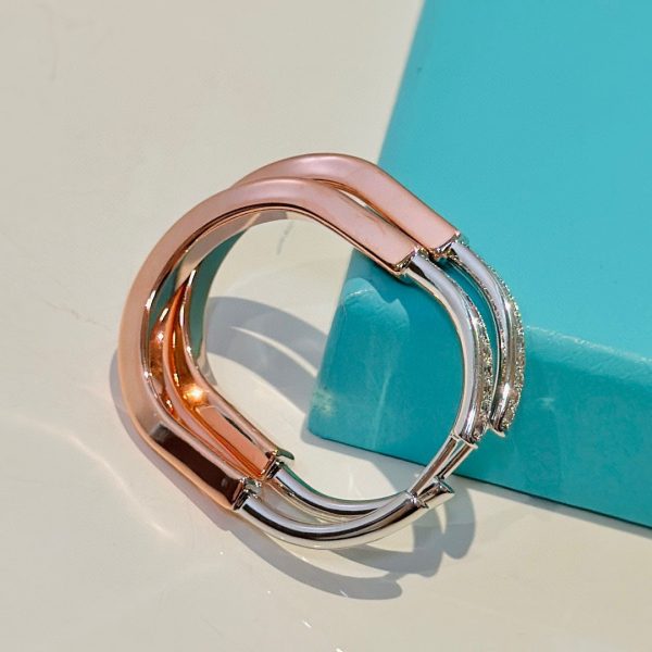 18K T Lock Diamond Earrings - 图片 10