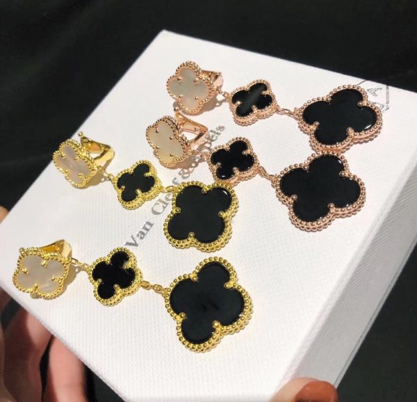 18K Magic Alhambra Three Pearls Motifs Earrings - 图片 7