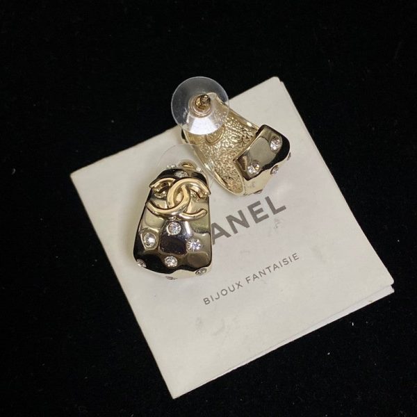 18K CC 24C Diamond Earrings - Image 2
