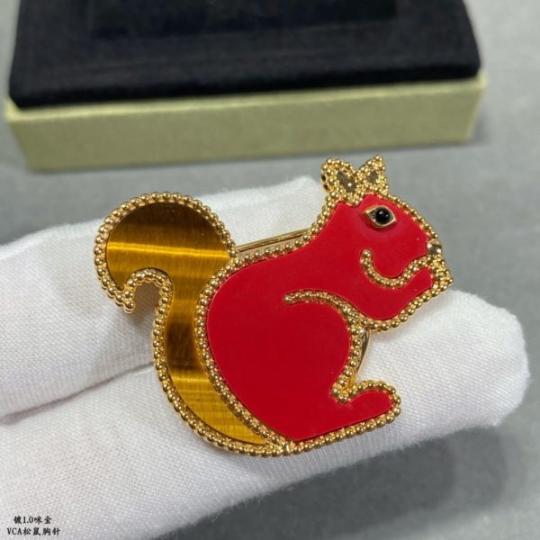 18K Lucky Animals Squirrel Clip Brooch - Image 6